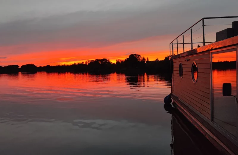 Houseboat 7 os pływający dom Water King apartament na wodzie