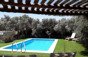 una piscina común