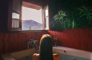 jacuzzi en una cabaña asturiana