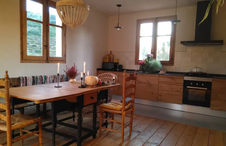 cocina de una cabaña rural