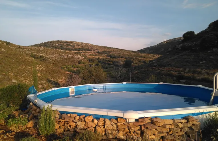 cabañas en el bosque con piscina