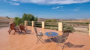 la terraza en la casa rural