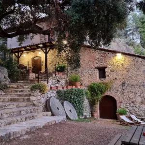 la casa rural por la tarde