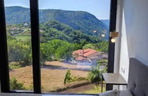 vistas desde el dormitorio de la casita