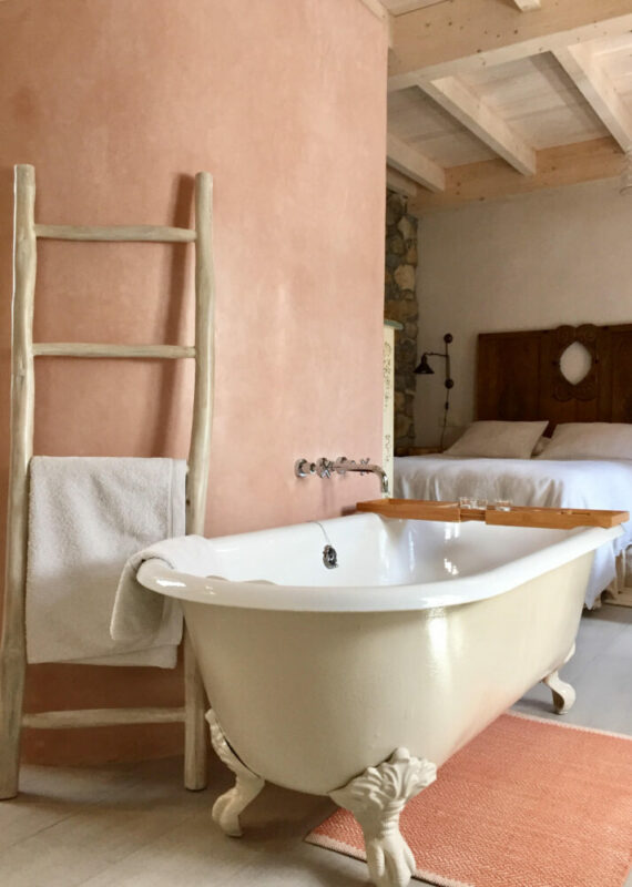 Bañera en dormitori en casas rurales en asturias
