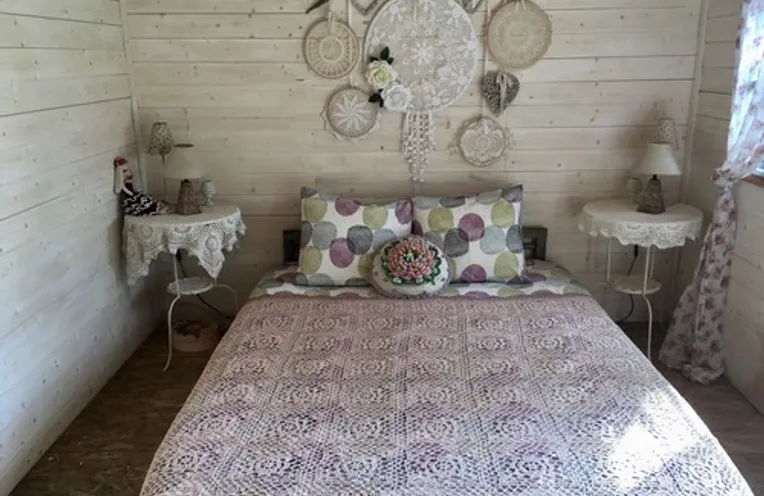 dormitorio en una casita de campo