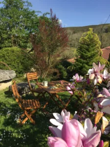 jardín magnolia casa rural