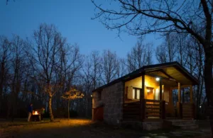 una cabañita de madera