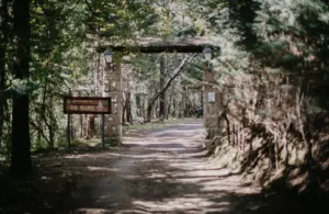 entrada al complejo
