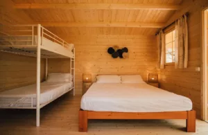 dormitorio en una cabaña