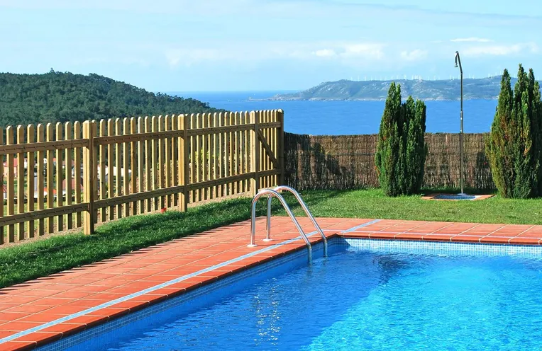 piscina con vistas impresionantes