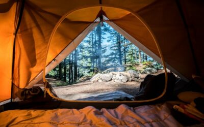 Pole namiotowe | 60 niezwykłych i ustronnych miejsc pod namiot! 🏕