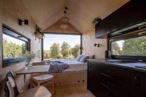 tiny house w lesie