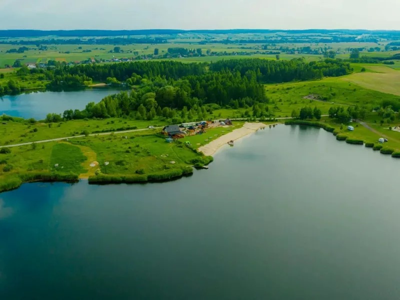 widok na jezioro