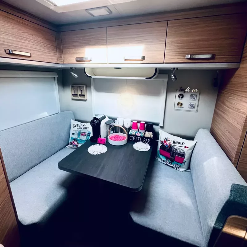 pole kempingowe z widokiem na Babią Górę