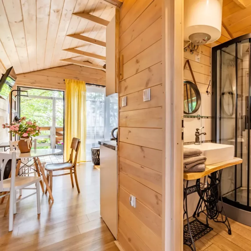 przytulny domek na drzewach