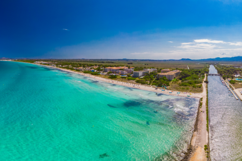 Playa de Muro ☀️ 8 lugares maravillosos en la isla 🏝️