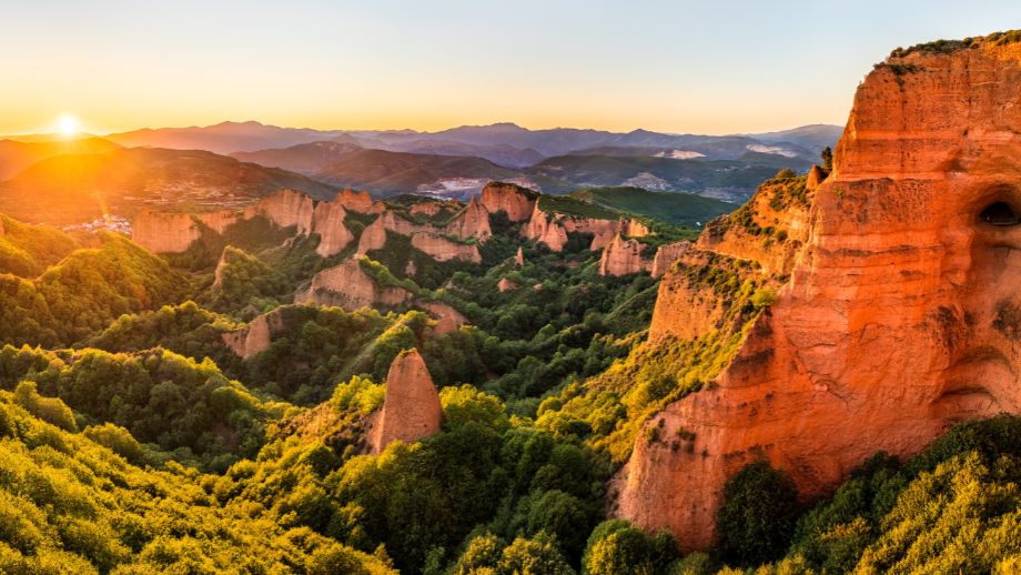 Las Médulas ⛰️8 rutas por las antiguas minas romanas