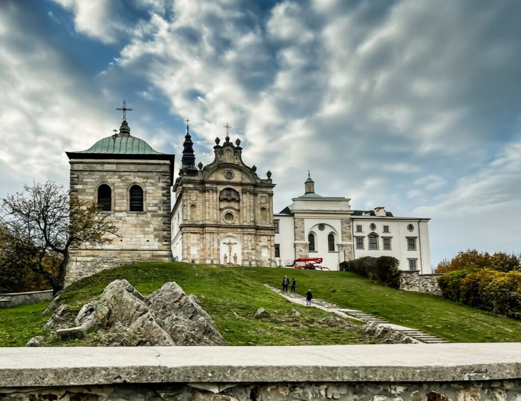 dawny klasztor benedyktynów na Świętym Krzyżu