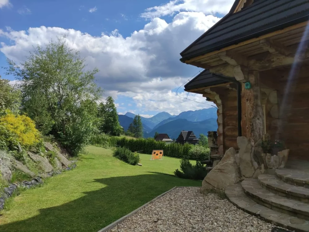 Widok na Tatry spod Chatki Siedmiu Krasnoludków