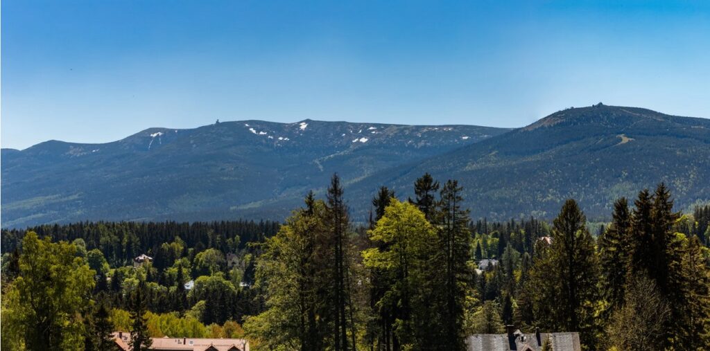 Szklarska Poręba - widok na Karkonosze