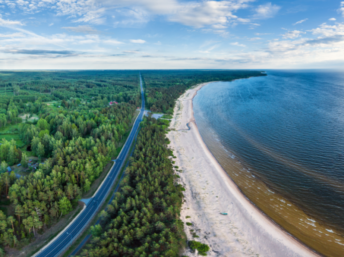 Trasy rowerowe nad morzem wiodą nie tylko wzdłuż linii brzegowej