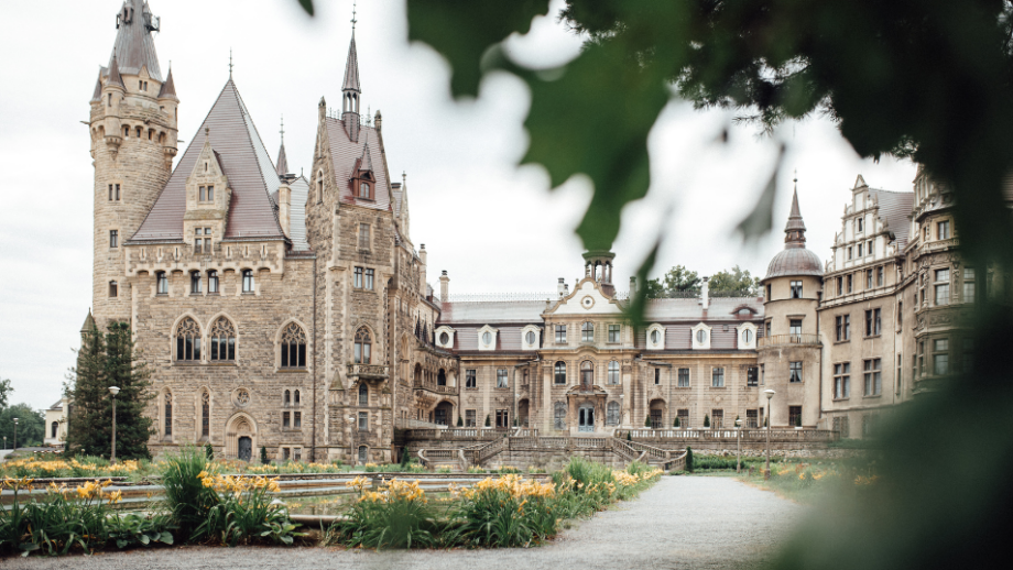 Zamek Moszna 🌹 Zwiedź zabytek i odkryj wyjątkowy region