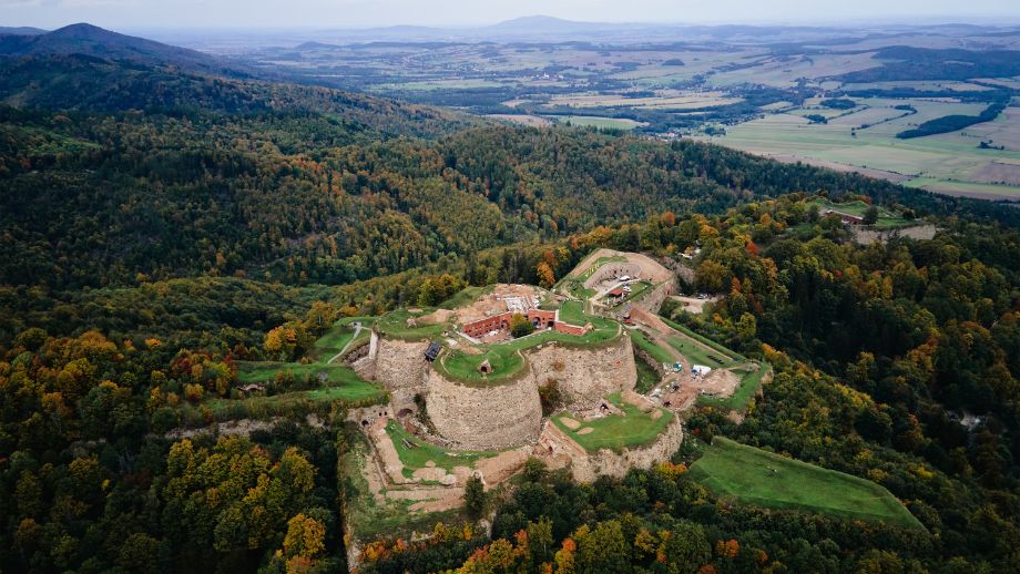 Twierdza Srebrna Góra Odkryj największą górską fortecę Dolnego Śląska 🏔️