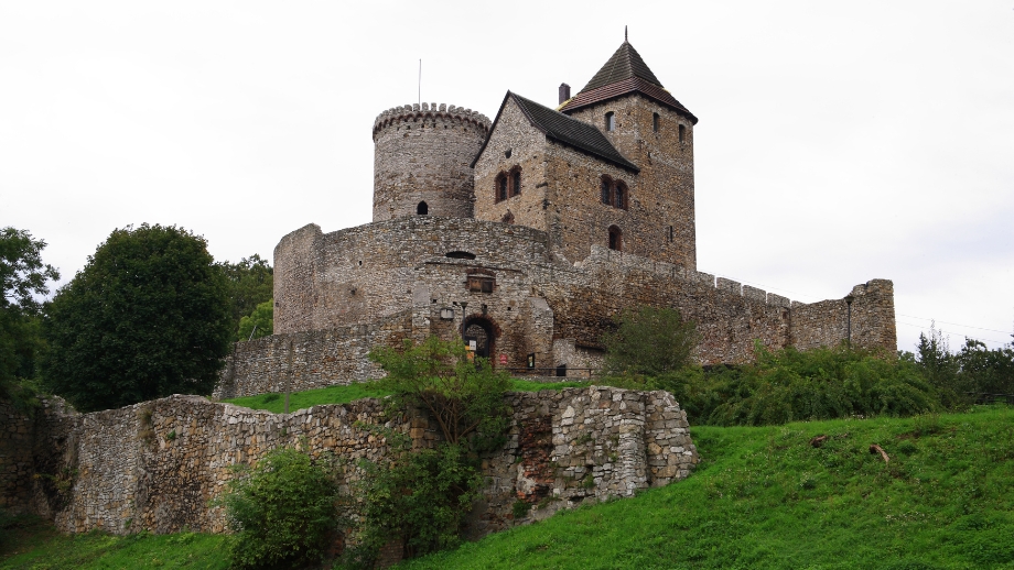 Zamek w Będzinie 🏰 Sprawdź, jakie tajemnice kryje średniowieczny klejnot Śląska