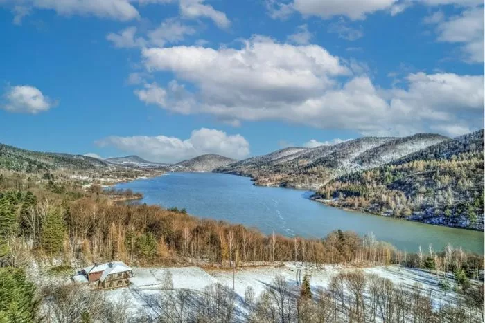 Chabrowo Retreat - dom nad jeziorem Klimkówka